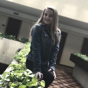 Meet your Posher, Abby